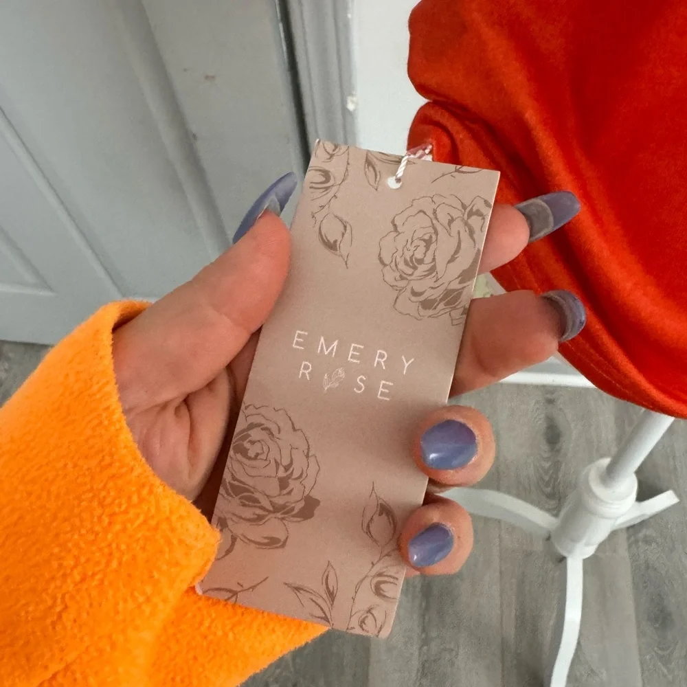 Brand new tank top - Picture 4 of 4